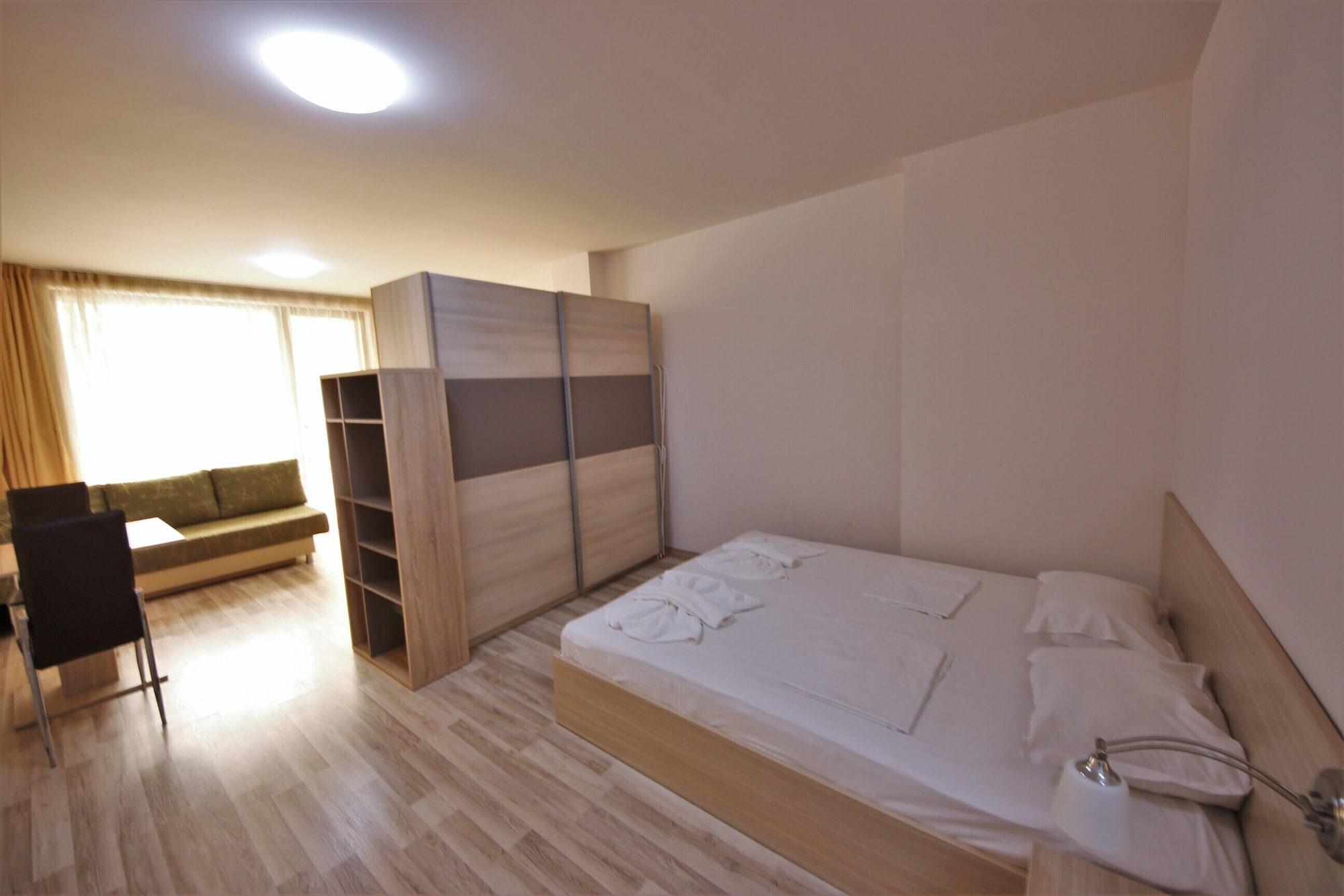 Menada Tarsis Apartments Sunny Beach Exterior foto