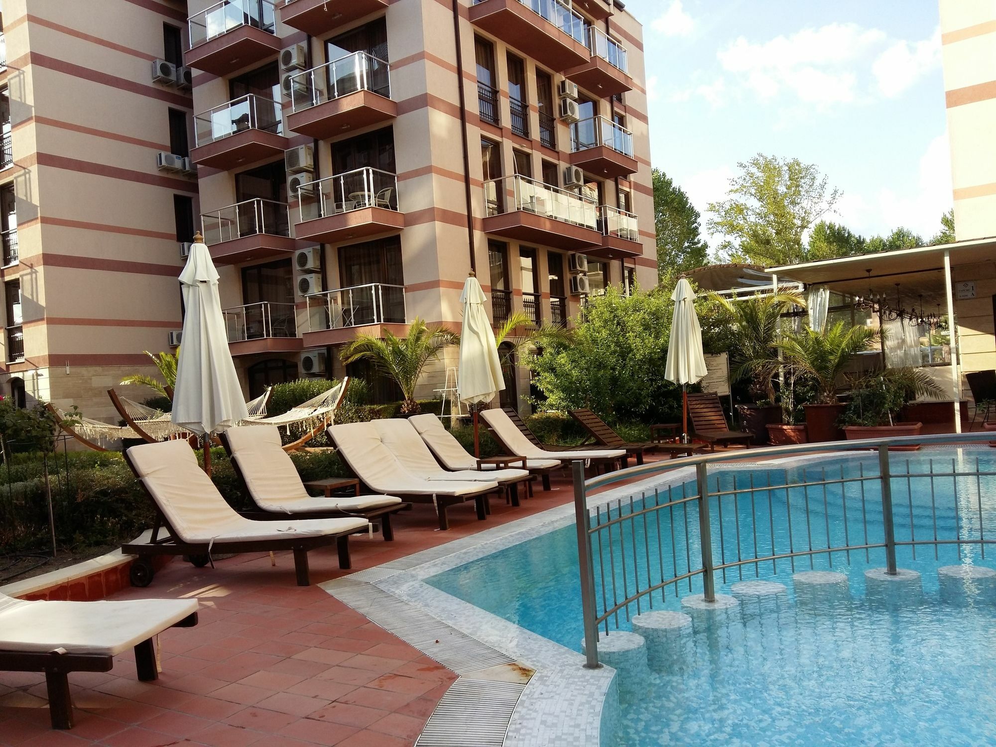 Menada Tarsis Apartments Sunny Beach Exterior foto